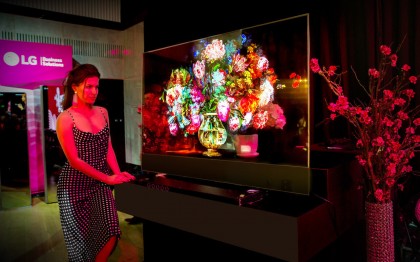 prozrachnyj-oled-displej-LG 1.jpg (240.05 КБ) Просмотров: 6007 prozrachnyj-oled-displej-LG 1.jpg