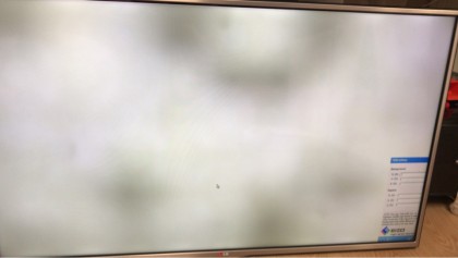 LG 47LA615V dark spot 1.jpg