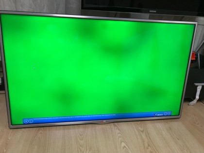 LG 47LA615V dark spot 2.jpg