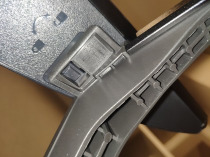 snyat-nozhki-s-televizora-lg-55nano80-2.jpg
