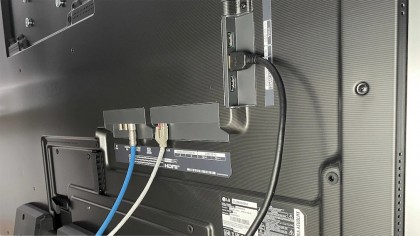 lg-oled-g2-imeet-chetyre-vhoda-hdmi-2-1-tri-porta-usb-i-antennye-razemy-dlya-dvuh-priemnikov.jpg