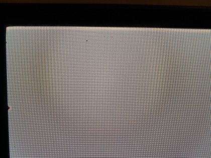 bitye-pikseli-tochki-na-ehkrane-televizora-lg-oled-55c8pla-6.jpg