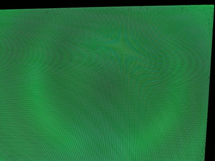 bitye-pikseli-tochki-na-ehkrane-televizora-lg-oled-55c8pla-9.jpg