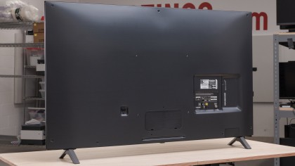 razemy-v-stenu-i-proshivka-04-40-08-webos-5-u-lg-nano85-un8500.jpg