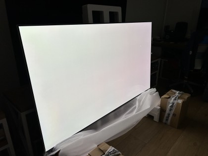 oled83g2-pod-bolshim-uglom-obzora-tint-rozovyj.jpg