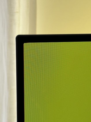 oled-televizor-philips-55oled706-bitye-pikseli-3.jpg