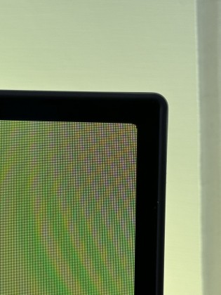 oled-televizor-philips-55oled706-bitye-pikseli-4.jpg