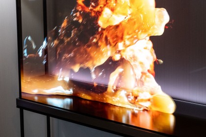 lg-signature-oled-t-prozrachnyj-displej-mozhet-sozdavat-umopomrachitelnye-ehffekty-glubiny.jpg
