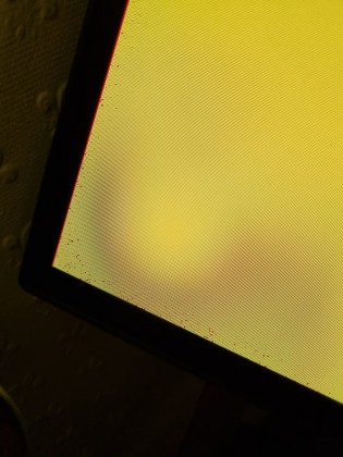 sotni-bityh-pikselej-na-televizore-lg-oled-b8.jpeg