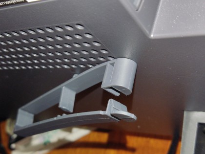 derzhatel-kabelya-lg-oled-c2-c3-c4.jpg