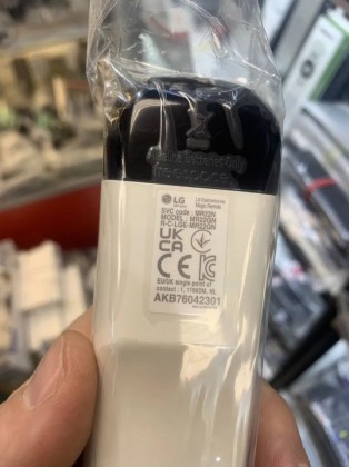 Белый европейский пульт LG Magic Remote MR24GN 2.jpg