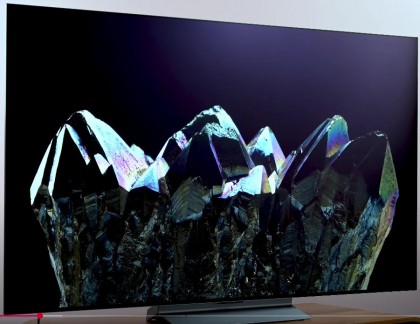 lg-oled-c5-poluglyancevoe-pokrytie-rasseivayushchee-svet-3.jpg