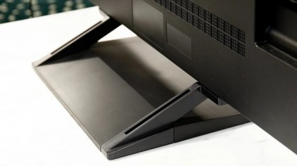 lg_qned93_review_stand_from_the_rear.jpg