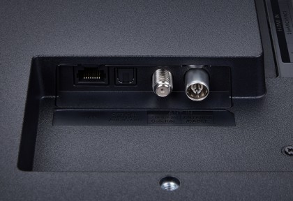 LG UA7300 interfaces bottom.jpg