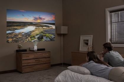 LG-ProBeam-Projector_HF85J_Bedroom.jpg