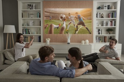 LG-ProBeam-Projector_HF85J_Livingroom.jpg
