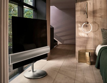 Bang and Olufsen 4K OLED TV BeoVision Eclipse webOS 1.jpg