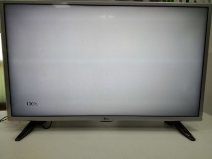 LG 32LJ600U Review 1.jpg