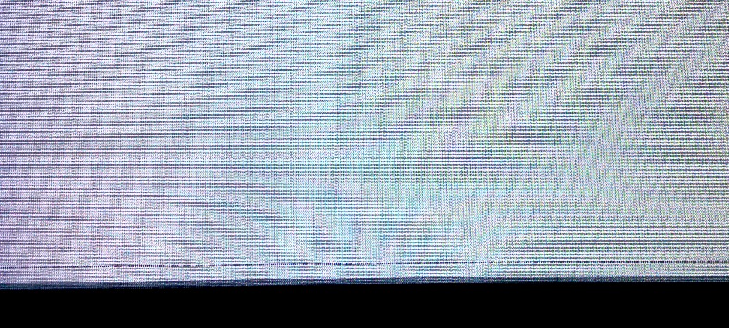 Горизонтальные полосы на телевизоре. Полоска пикселей на экране телевизора. Горизонтальные полосы на OLED. LG горизонтальные полосы. Тонкая полоса пикселей на мониторе.