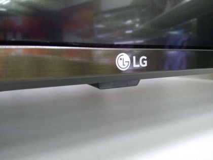 LG 43LJ610V Review 03.jpg