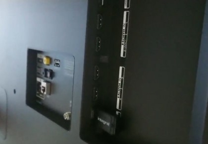 LG SK950V interfaces side.jpg