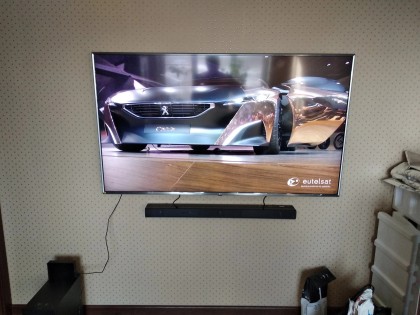 LG 70UK6710 on Wall 1.jpg